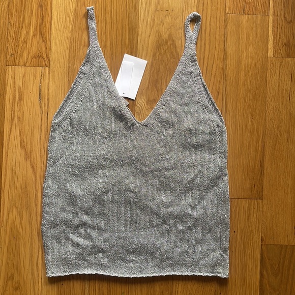 H&M Shimmery Tank Top Sleeveless, Slim Fit, Plunge Back and V-neck Size S Sliver - Picture 4 of 4